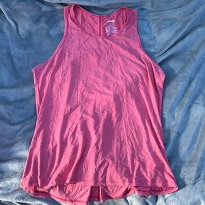 pink tank top